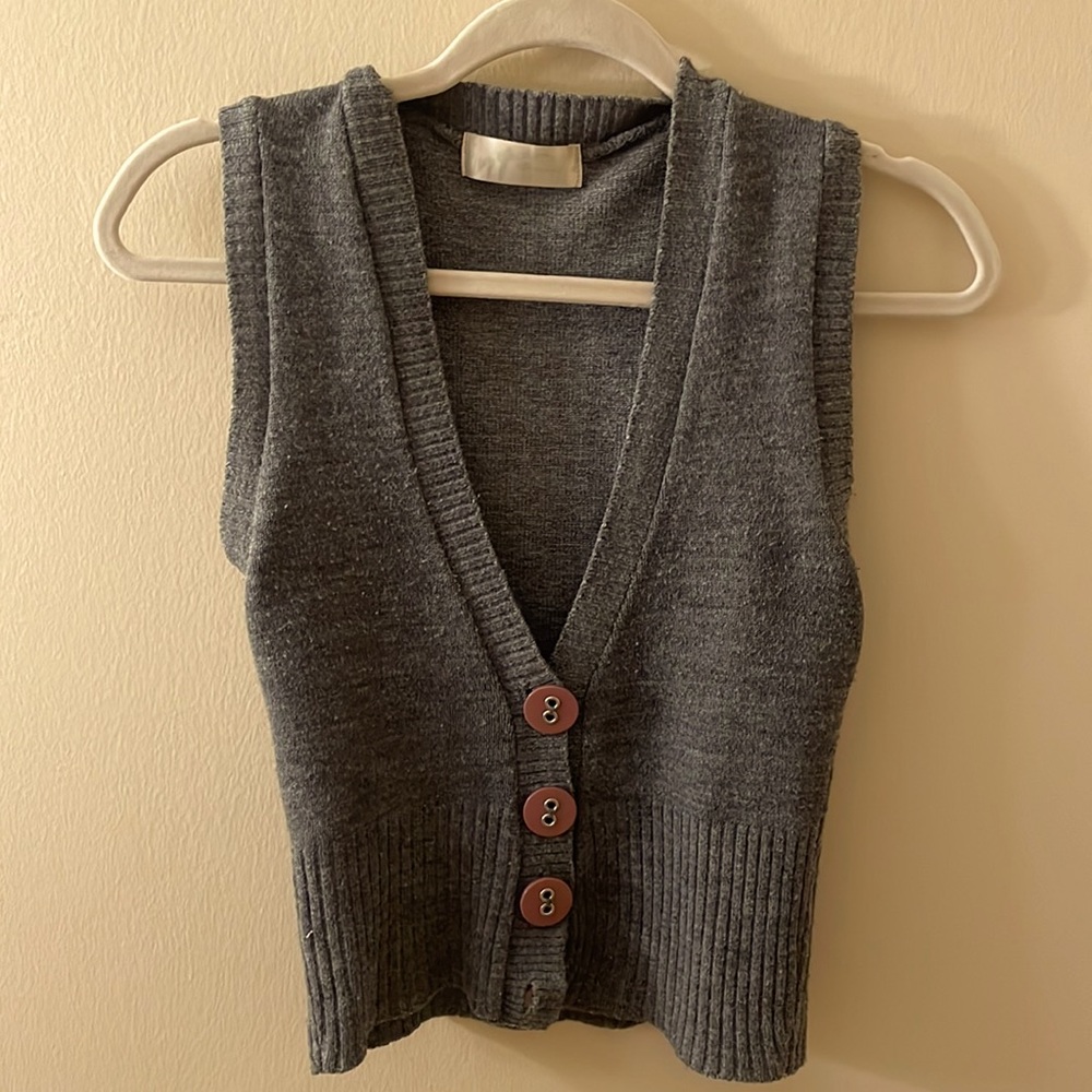 Sweater vest